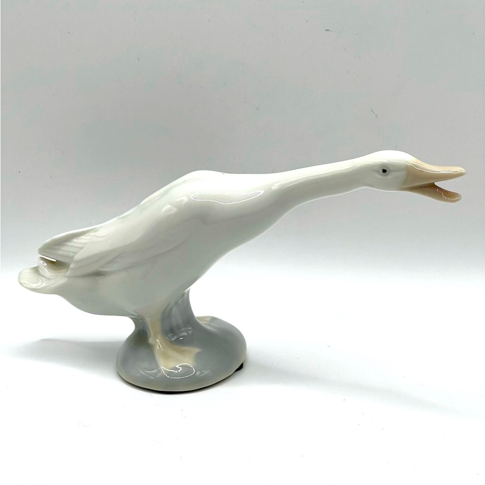 Vintage Lladro Porcelain Figurine Goose Duck 4551 Retired Spain 3.5 in Height